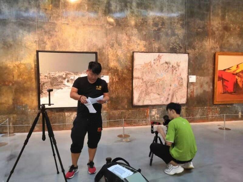 第十三屆全國(guó)美術(shù)作品展覽綜合材料繪畫作品展現(xiàn)場(chǎng)